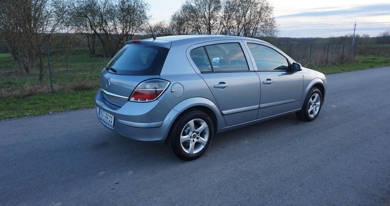 Opel Astra cena 16900 przebieg: 190000, rok produkcji 2009 z Koziegłowy małe 352